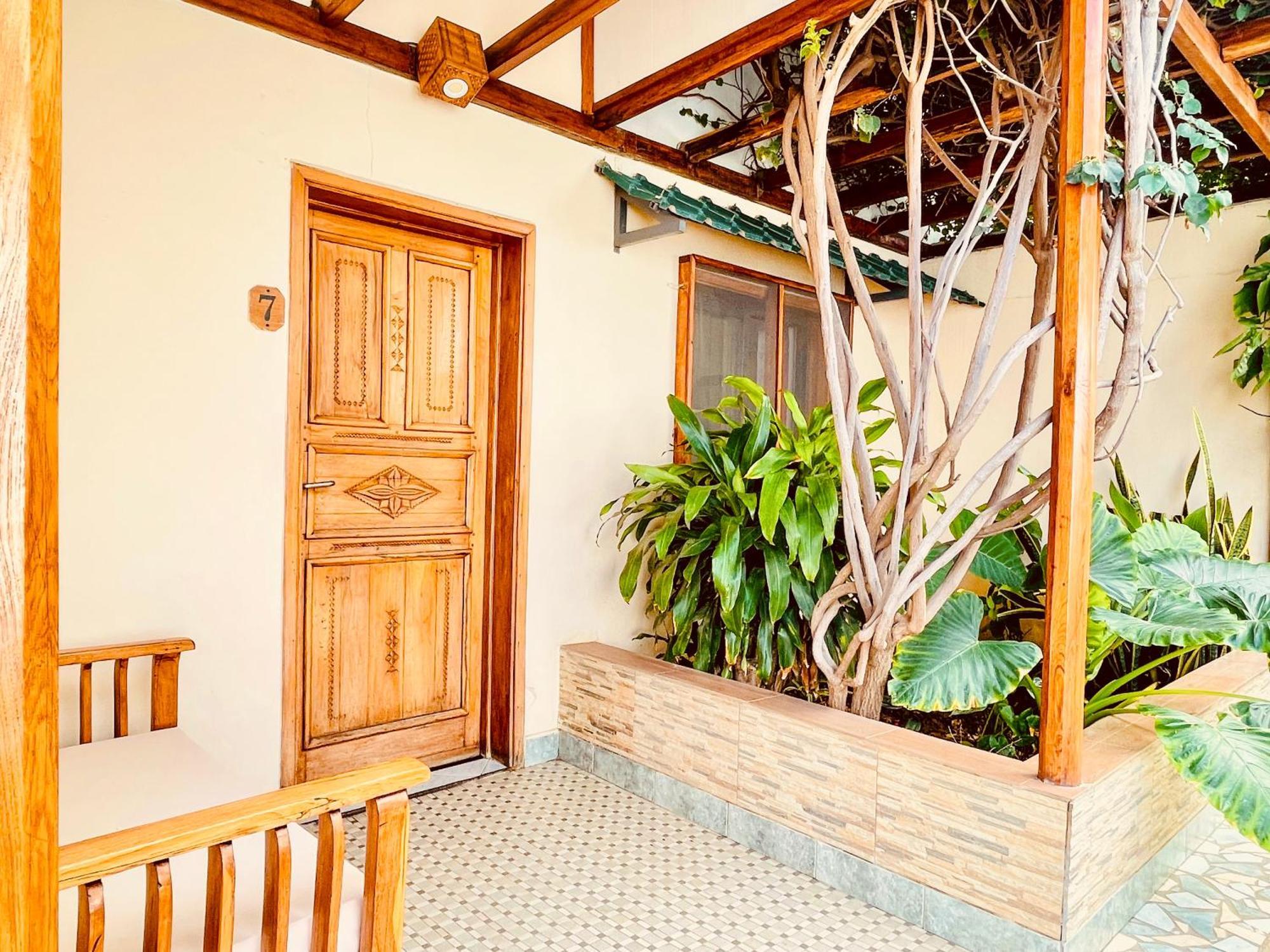 Hotel Le Nouvel Eden Toliara Exterior foto